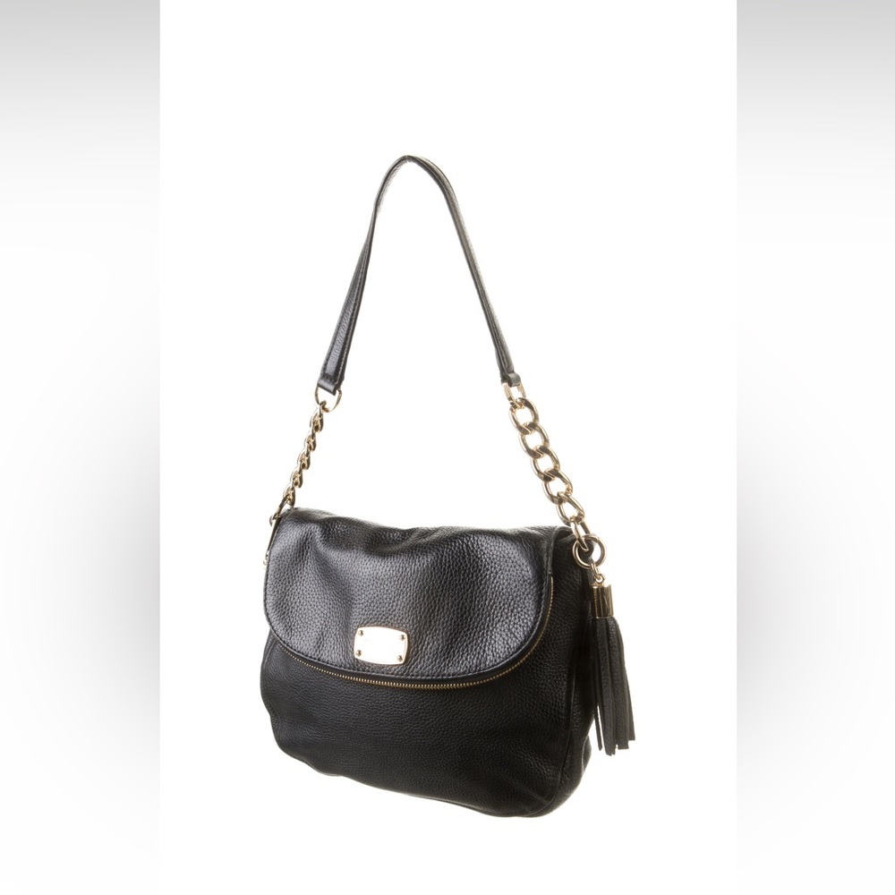 Description
Michael Michael Kors Shoulder Bag
Black Leather